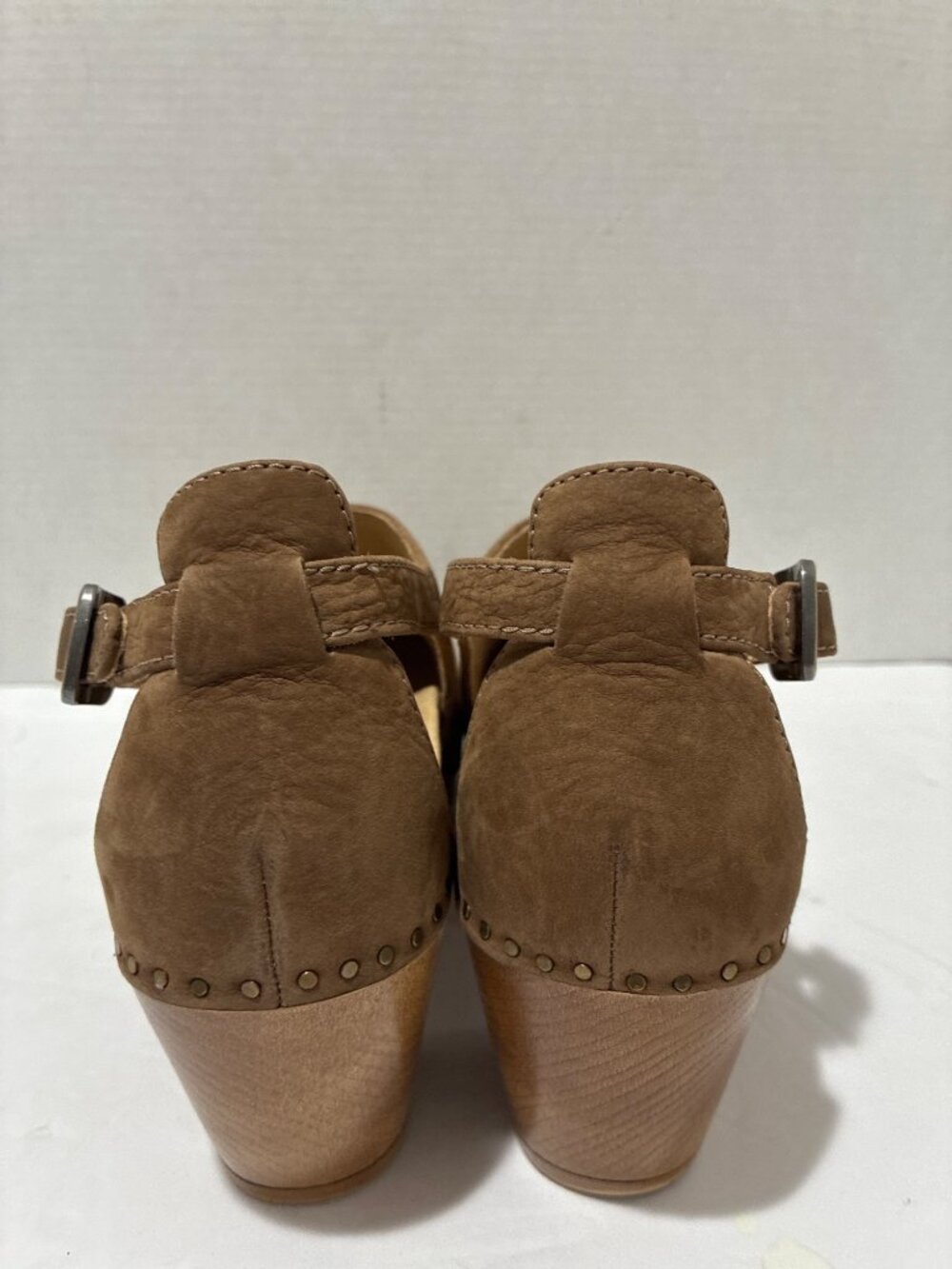 Dansko Sassy women's heeled clogs featuring a brown nubuck leather size 38 - Picture 3 of 7